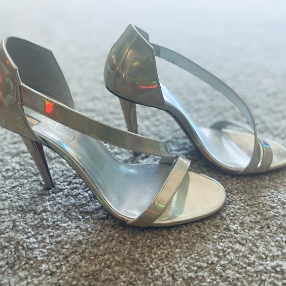 Authentic Louis Vuitton heels size 37 1/2 …like new. - Picture 3 of 3